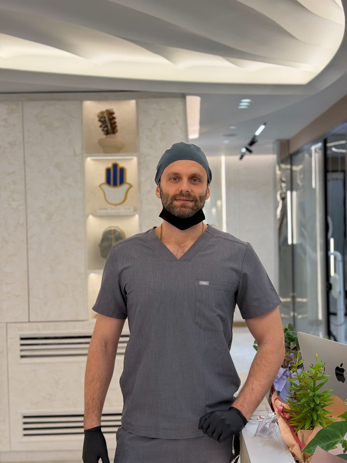 Dr. Gersi Vercani